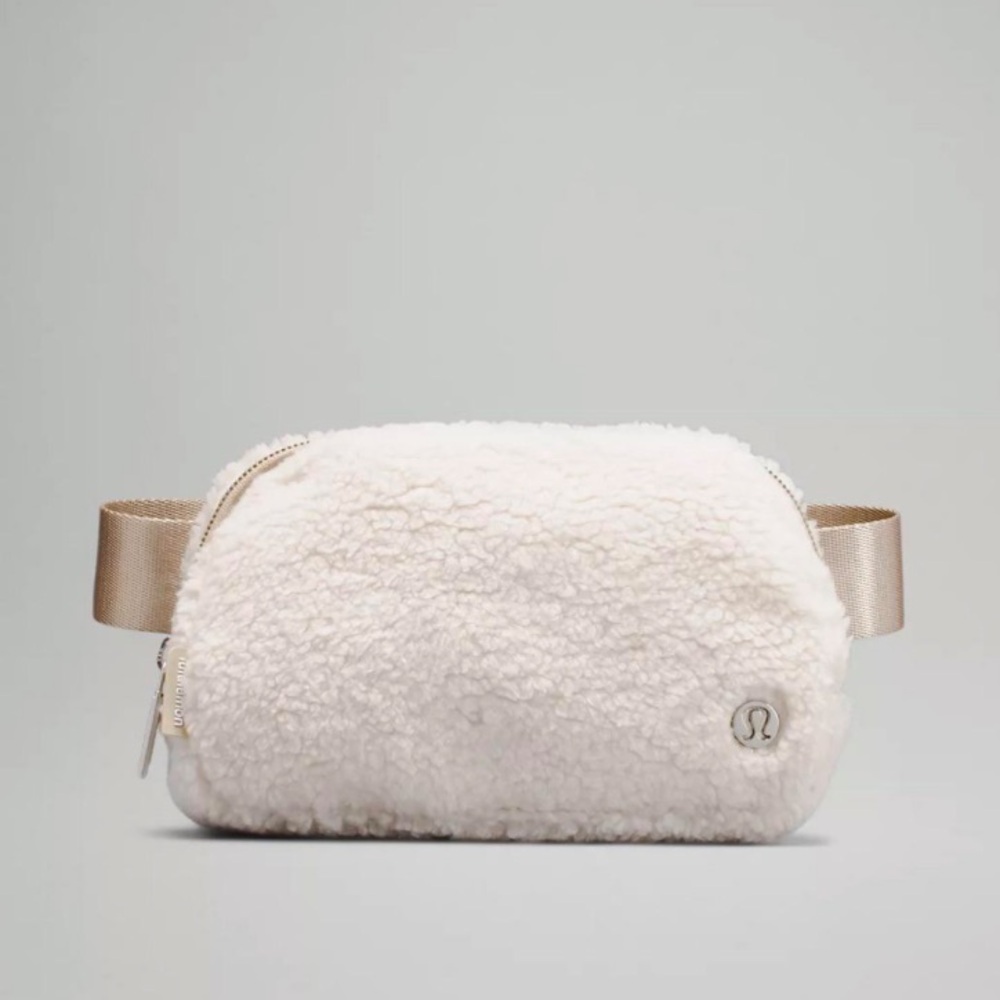 Lululemon Sherpa Belt Bag